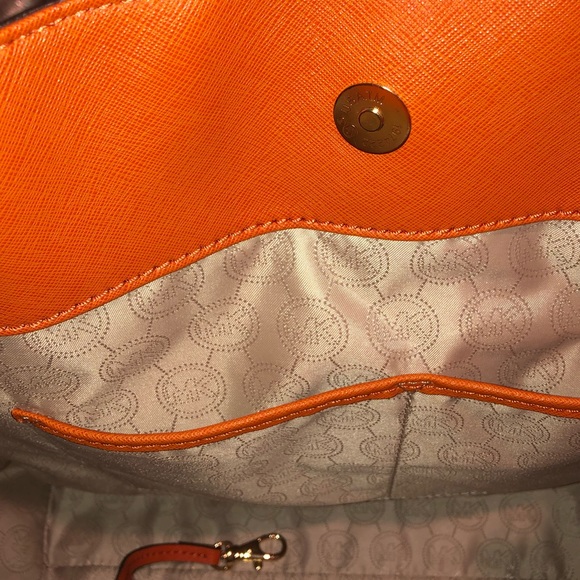 Authentic Michael Kors Large Orange Hamilton Tote - Picture 9 of 9